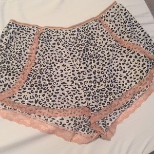 Victoria’s Secret Leopard Sleep Shorts Large